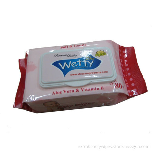 Soft Refreshing Baby est un tissu avec des lingettes humides